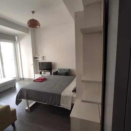 Wonderfully Located Seaside 3 Minutes To Metro Istanbul