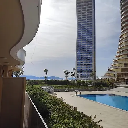 Wonderfully Located Seaside 3 Minutes To Metro アパート *