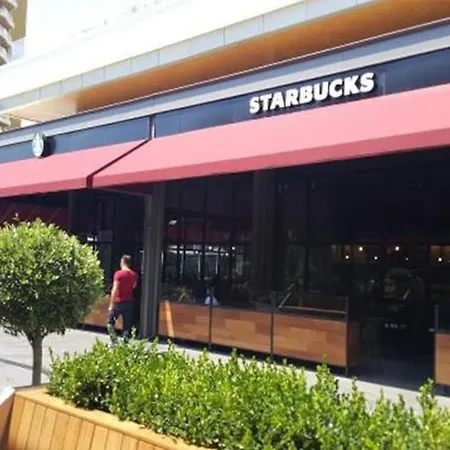 Wonderfully Located Seaside 3 Minutes To Metro アパート